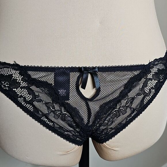 Victoria's Secret Small Black Lace Teddy Lingerie Bodysuit with Sheer Mesh - Picture 4 of 7